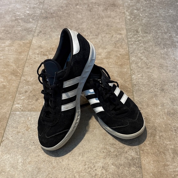 Big Kids Black and White Classic Adidas Hamburg Sneakers - Picture 5 of 5